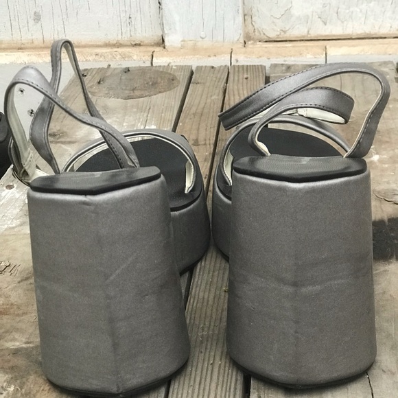 Silver metallic luichiny vintage sandal platforms - Picture 2 of 3